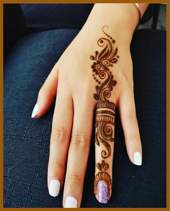 Unique Linked Vines In Khafif Back Hand Design Khafif (Minimal) Back Hand Mehndi Design